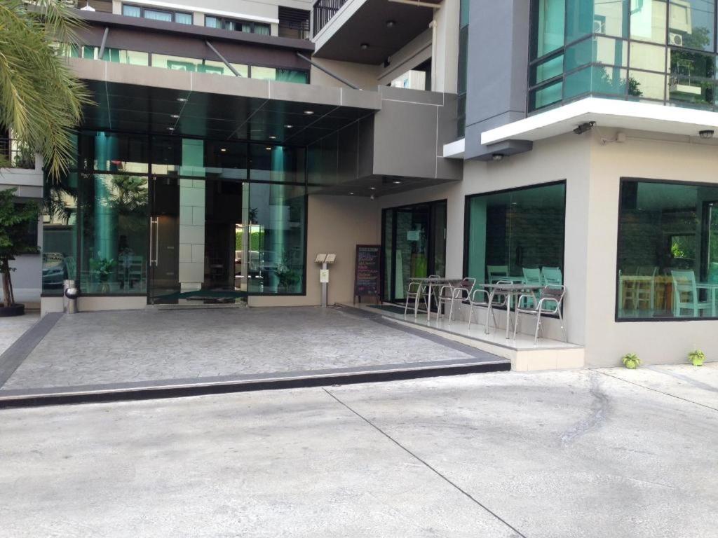 Ipremium Sukhumvit 81 Hotel Bangkok Ngoại thất bức ảnh