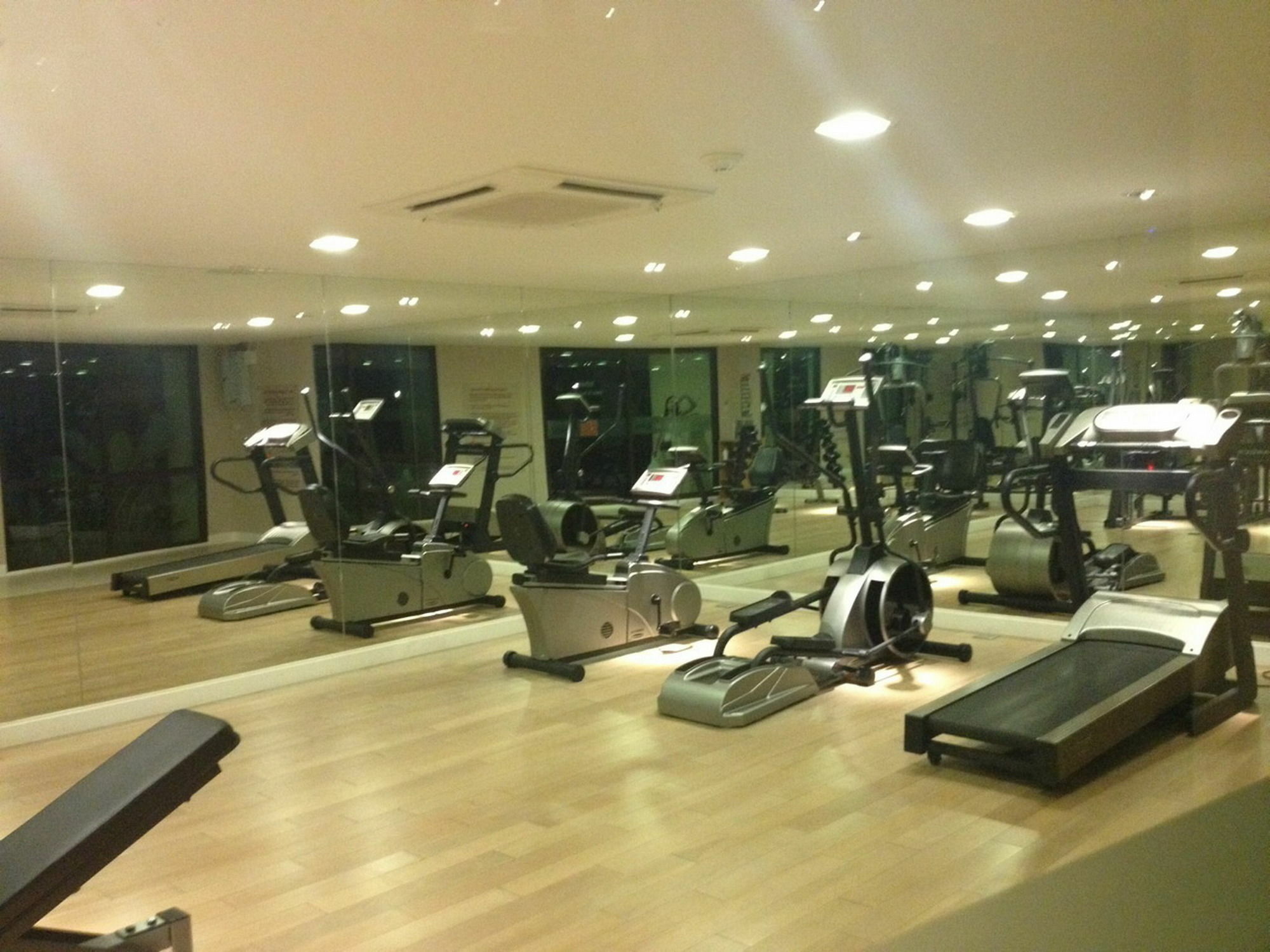 Ipremium Sukhumvit 81 Hotel Bangkok Ngoại thất bức ảnh